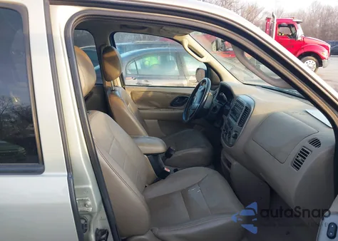 2004 Ford Escape Xlt from USA, damaged, VIN 1FMYU03104KA29354